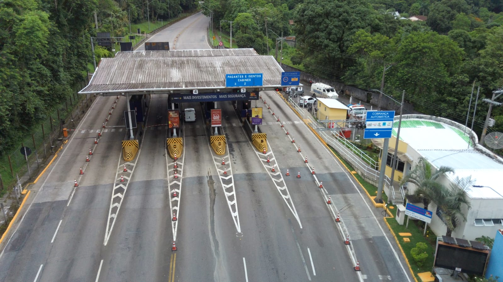 RJ-116 vai receber 170 mil veículos na Semana Santa com obras em andamento e atenção redobrada